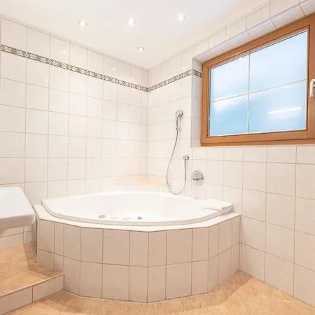 Michaela 施图拜河谷新施蒂夫特